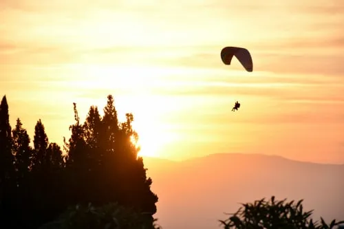 paragliding image.